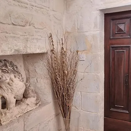 Apartment Servants' Quarters